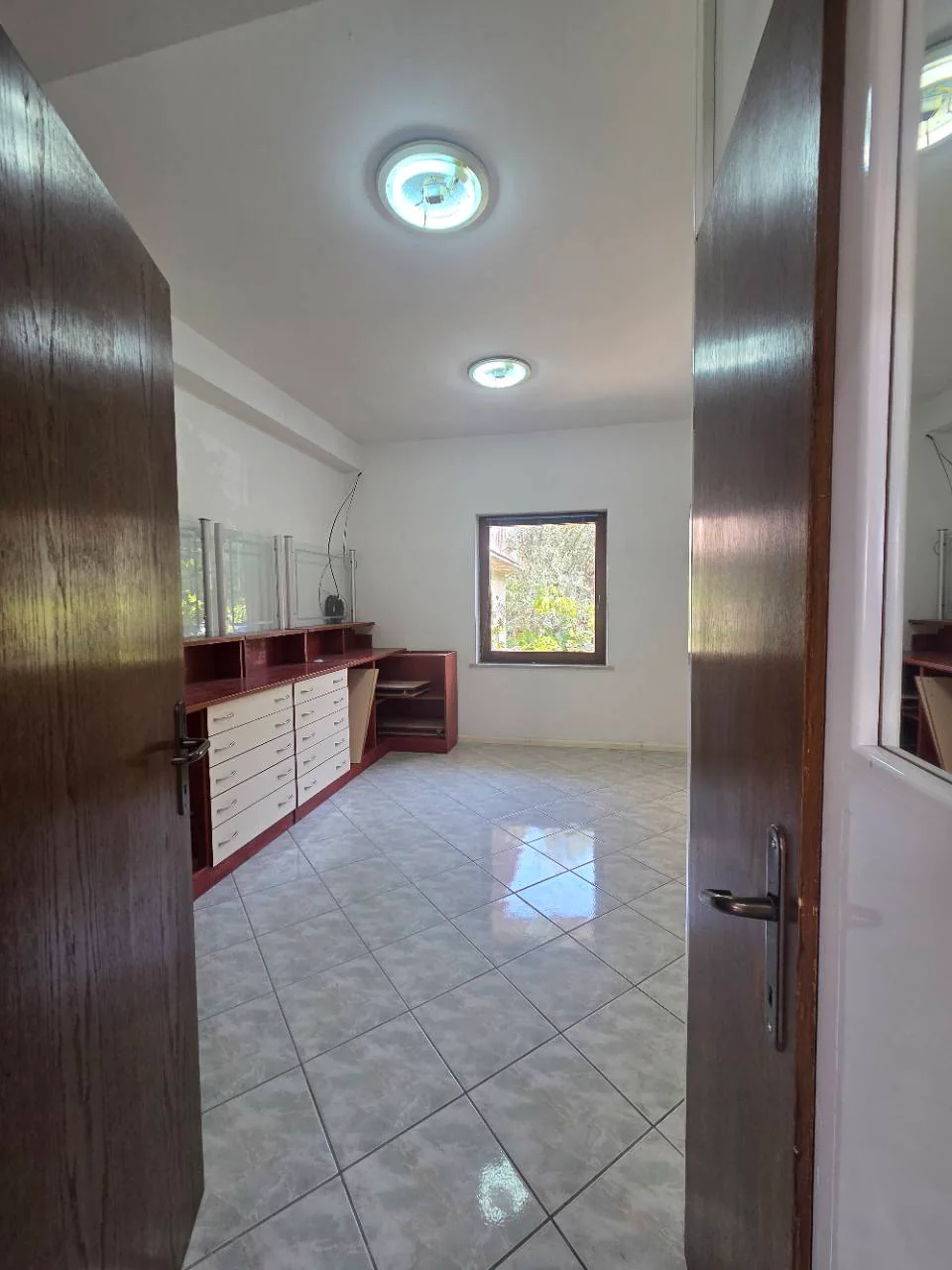Деловен простор 44 m² за наем - фотографија 10