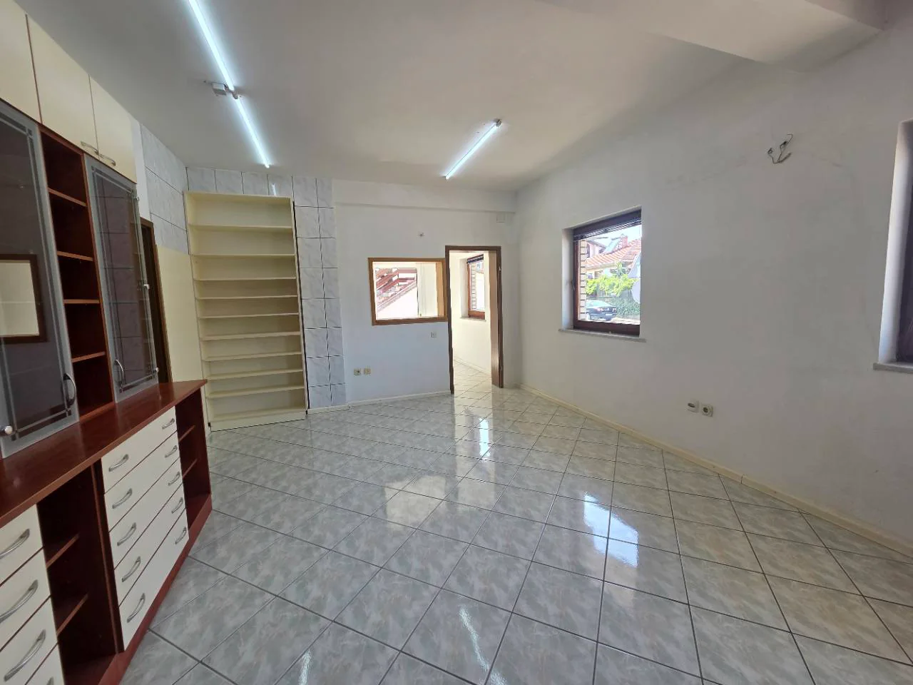 Деловен простор 44 m² за наем - фотографија 5